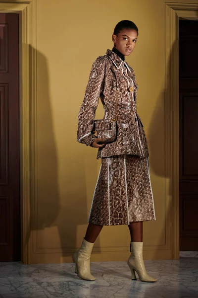 Look 30